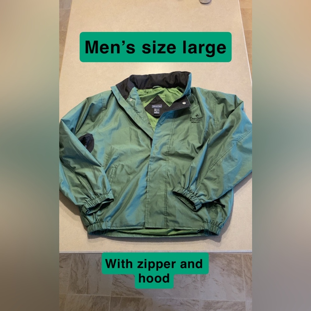 Men’s Green Zippered Coat With Hood Size Large Desert Sands Golf Course Arizona